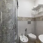 Piazza Roma B&B 노르마